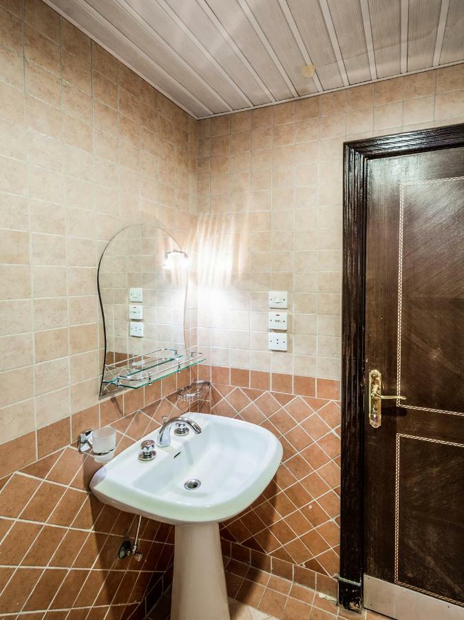Capital O 162 Brzeen Hotel Riyadh Ngoại thất bức ảnh